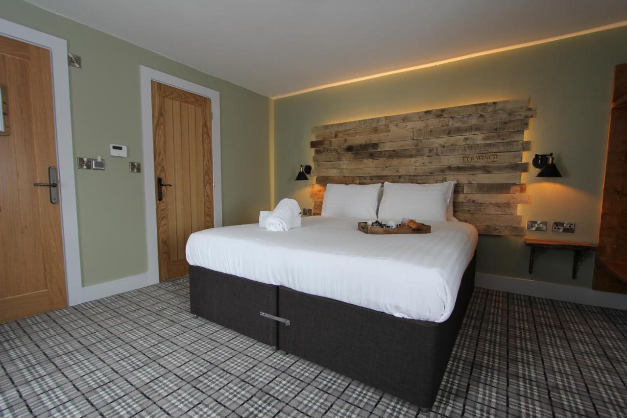 Tyr Winch Hotel Кардиф Екстериор снимка